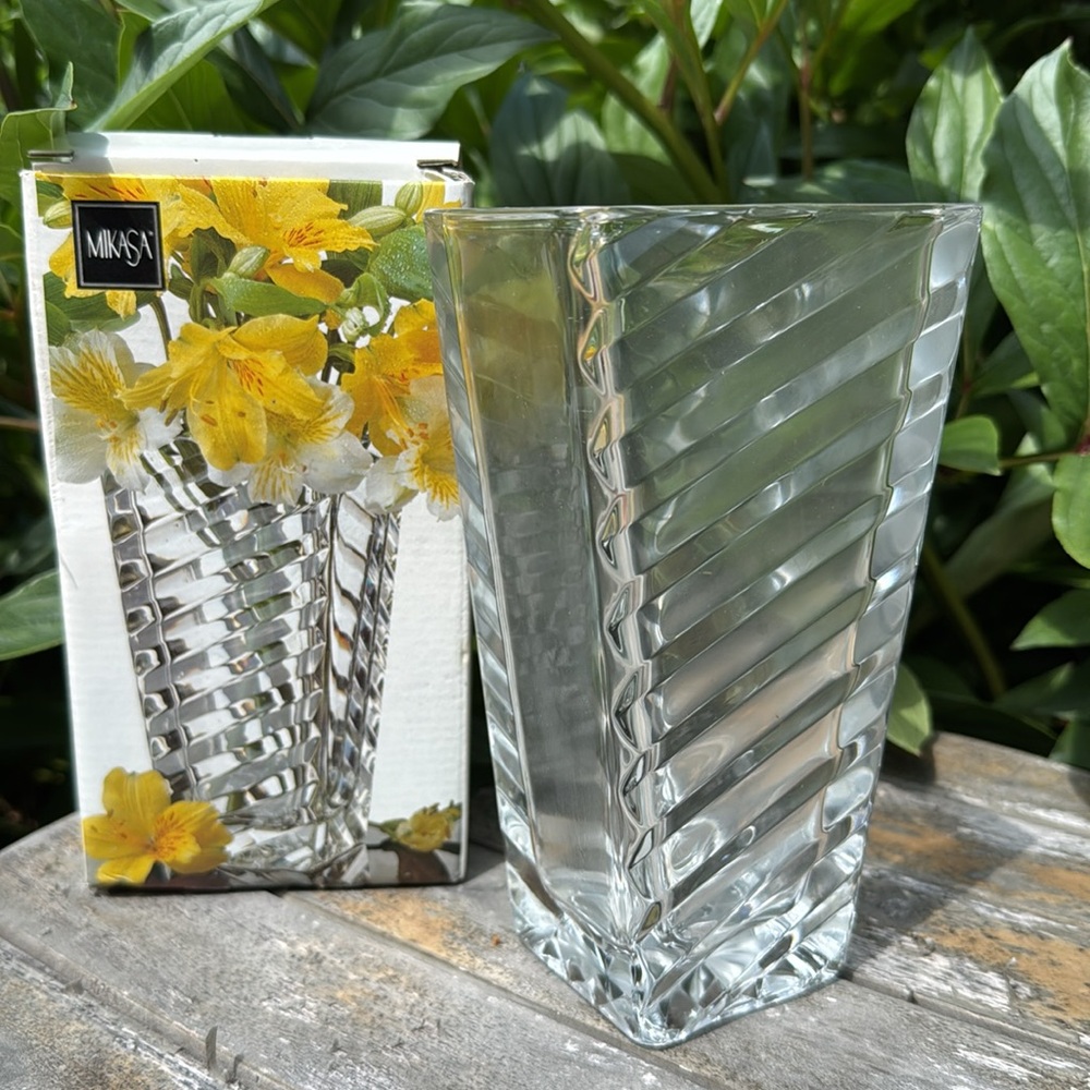 New in Box Mikasa 7 inch Glass Crystal Vase